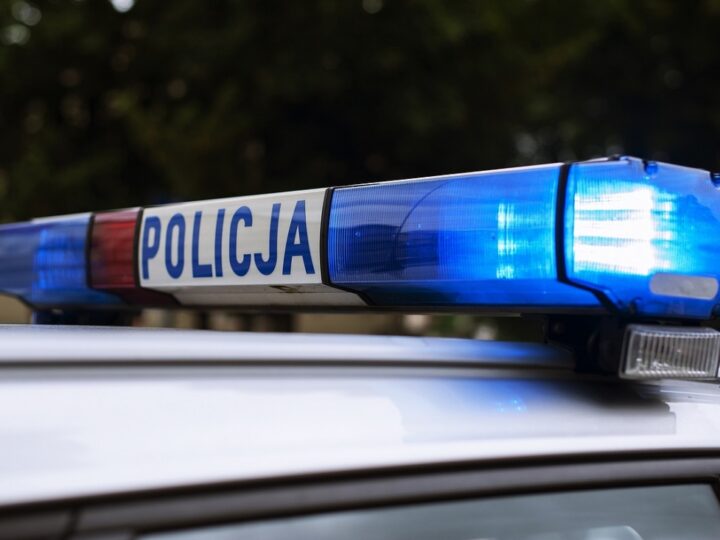 Złodzieje na celowniku brzeskiej policji: jeden ujęty dzięki czujności poszkodowanego, drugi skorzystał z kradzionych kart płatniczych