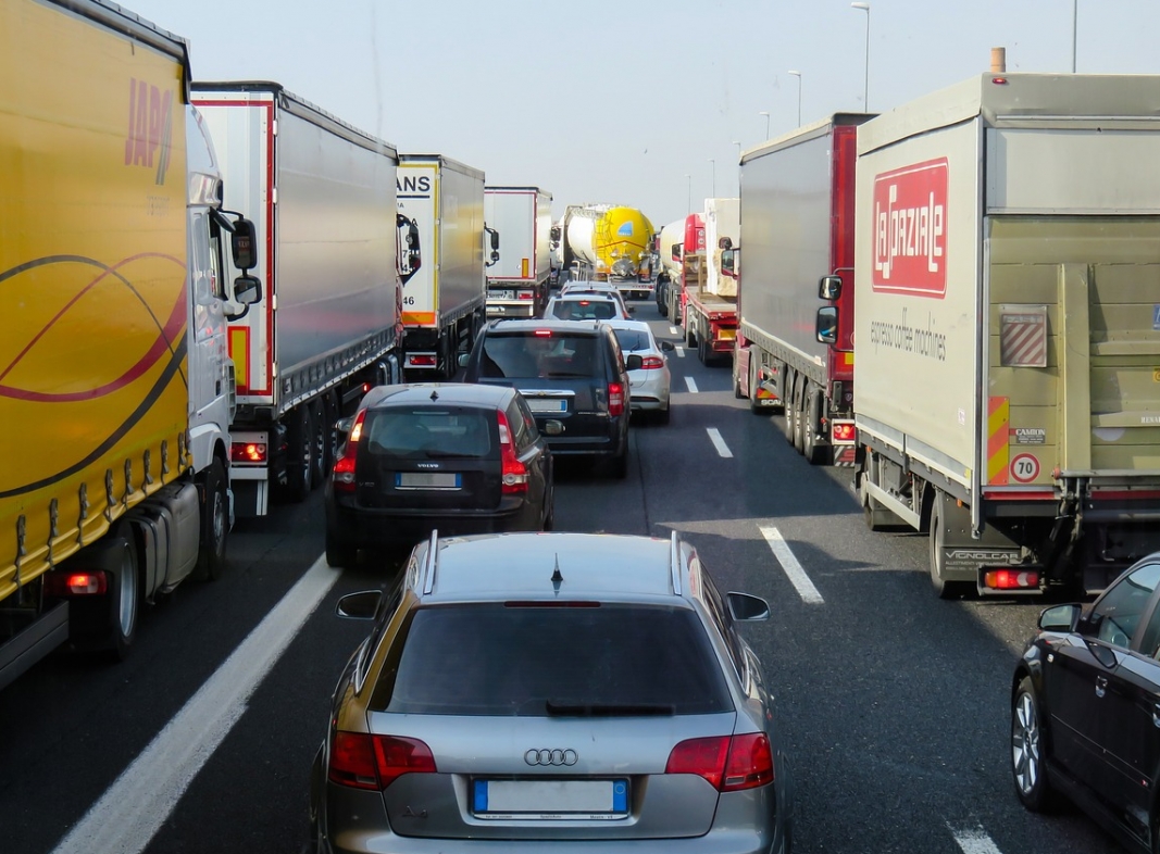 Wypadek samochodowy na trasie Opole-Kluczbork – służby ratunkowe podejmują szybką akcję