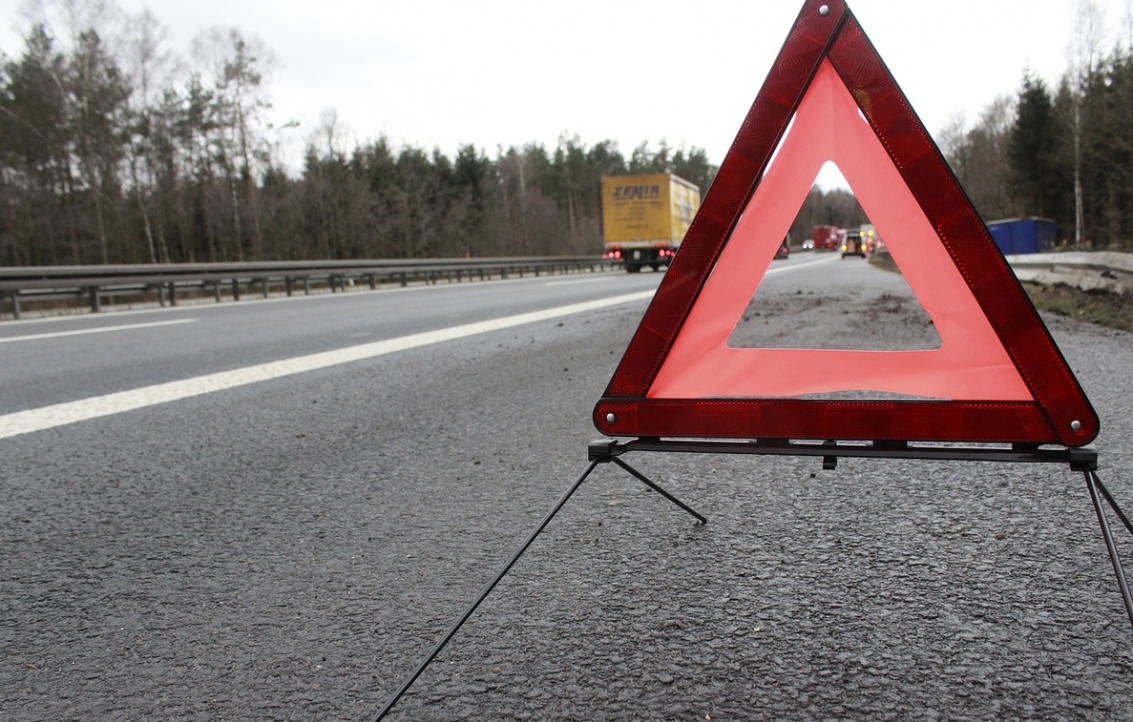 Tragiczne zdarzenie na obwodnicy Czarnowąs: młody motocyklista stracił życie