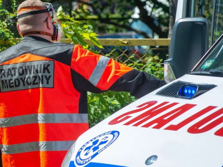 39-latek ranny w wyniku wypadku podczas załadunku drewna w Osowcu