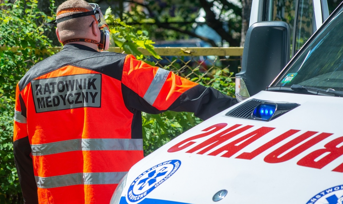 39-latek ranny w wyniku wypadku podczas załadunku drewna w Osowcu