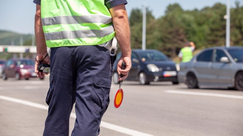 Bezpieczne wakacje: Policja kontroluje rowerzystów, pieszych i hulajnogi w Opolu