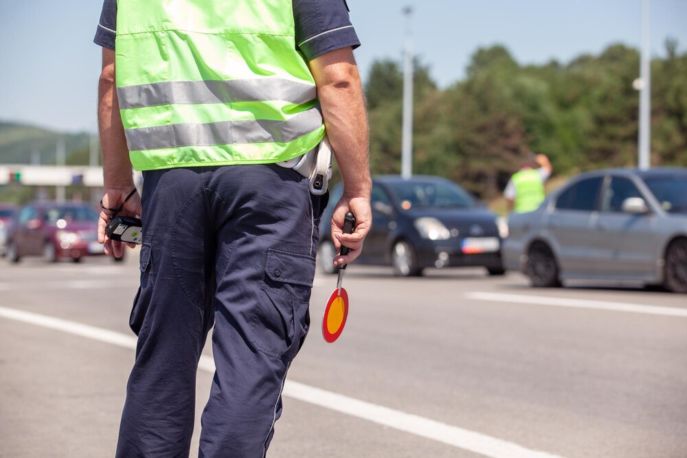 Bezpieczne wakacje: Policja kontroluje rowerzystów, pieszych i hulajnogi w Opolu