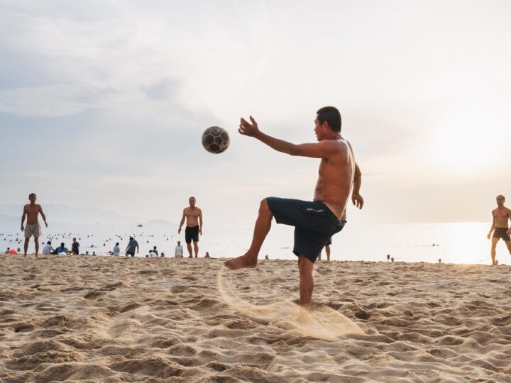 Sportowe emocje na piasku: Turniej piłki plażowej w Przyworach przyciągnął tłumy!