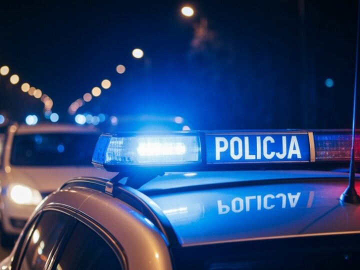 Wandalizm w Opolu: Przewrócony samochód i zniszczona tablica na ul. 1 Maja