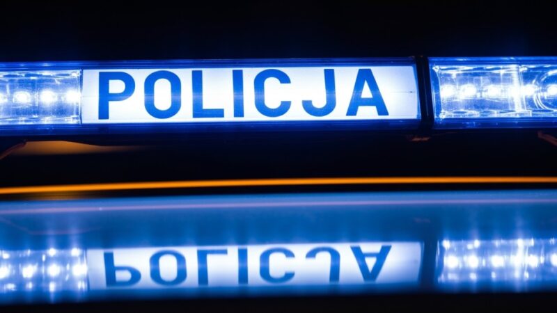 Brawurowa jazda zakończona wypadkiem: 21-latek wjechał w budynek mieszkalny