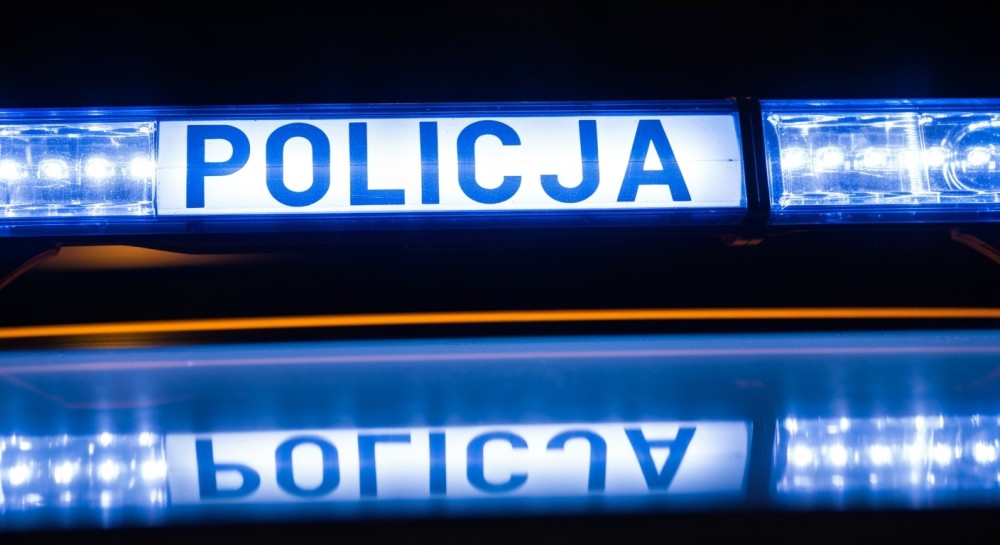 Brawurowa jazda zakończona wypadkiem: 21-latek wjechał w budynek mieszkalny