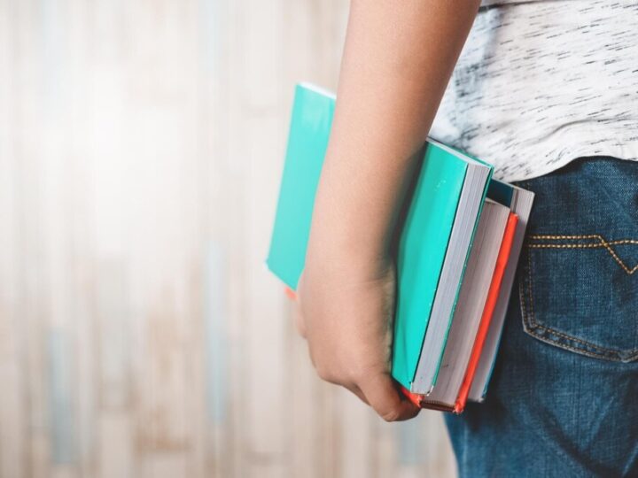 Mundurowi uczniowie z Opola złożyli przysięgę na wzór wojskowy – nowy rozdział w ich edukacji!
