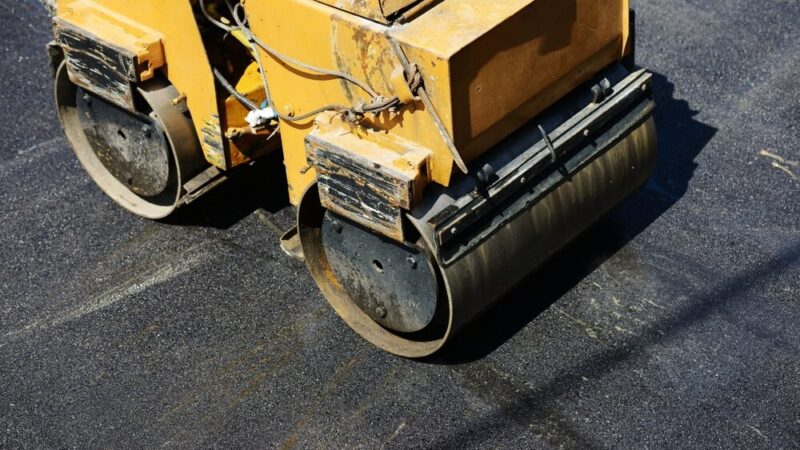 Nowy most w Głuchołazach: mieszkańcy czekają na zakończenie budowy w 2026 roku