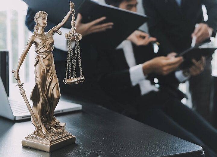 Skandal w Namysłowie: Były radny ukarany za nieobyczajne materiały