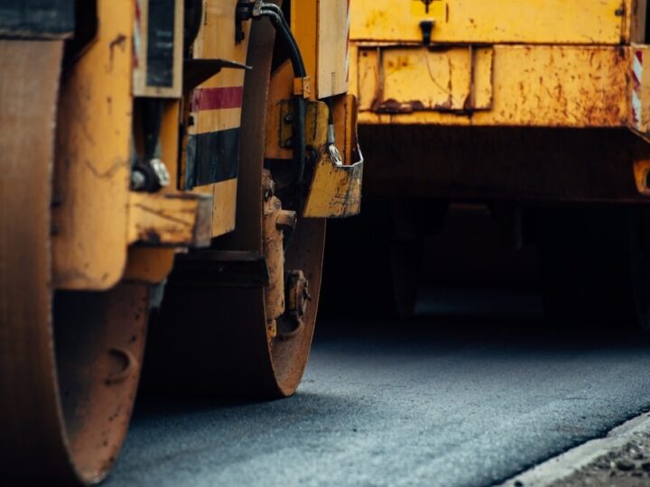 54 mln zł z UE dla Powiatu Opolskiego: Nowe drogi, ścieżki i zielone projekty!