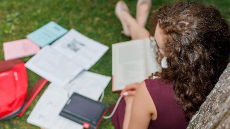 Bezpieczeństwo dzieci na pierwszym planie: Spotkanie z sędzią Wesołowską w Prószkowie