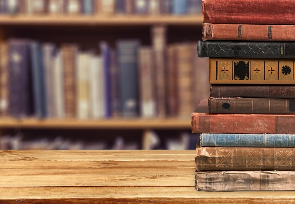 Przerażające lektury na Halloween, które nie pozwolą ci zasnąć!