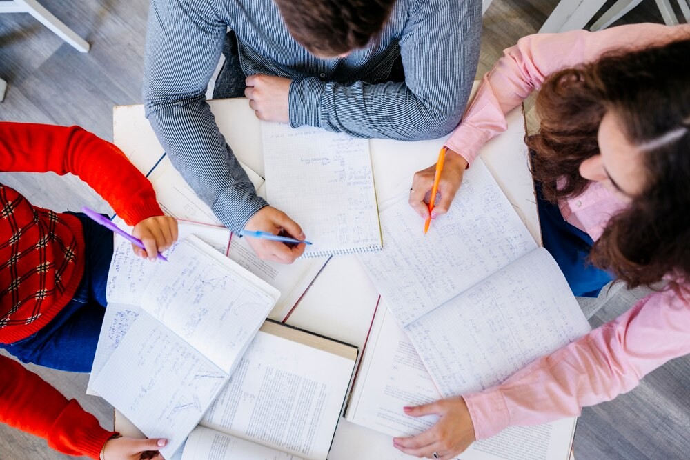 Violetta Szczyrk wyróżniona za niezwykły wkład w edukację w Powiecie Opolskim