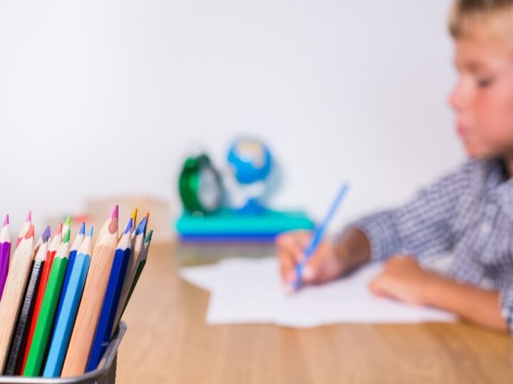 Nowe możliwości edukacyjne w gminie Dąbrowa: projekt dla uczniów startuje!