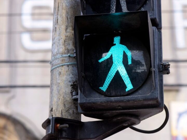 Tragedia na drodze: pieszy zginął po potrąceniu przez samochód