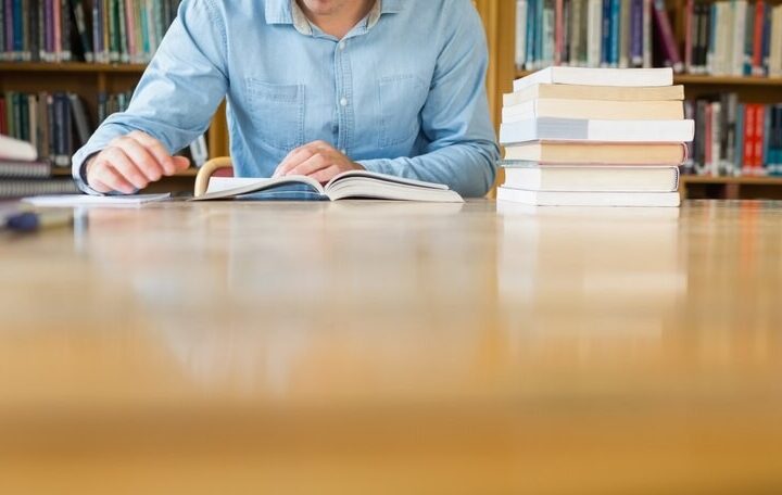 Zaczytaj się i wygraj! Weź udział w konkursie ZACZYTANI w Szkole Jedynka w Ozimku!