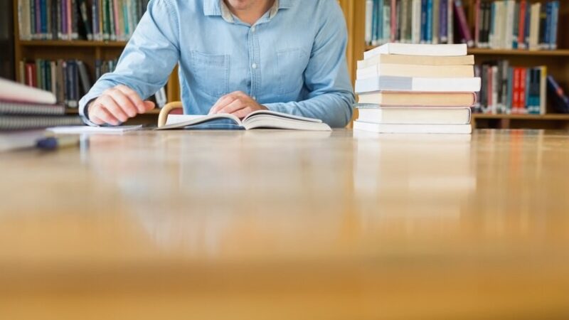 Zaczytaj się i wygraj! Weź udział w konkursie ZACZYTANI w Szkole Jedynka w Ozimku!