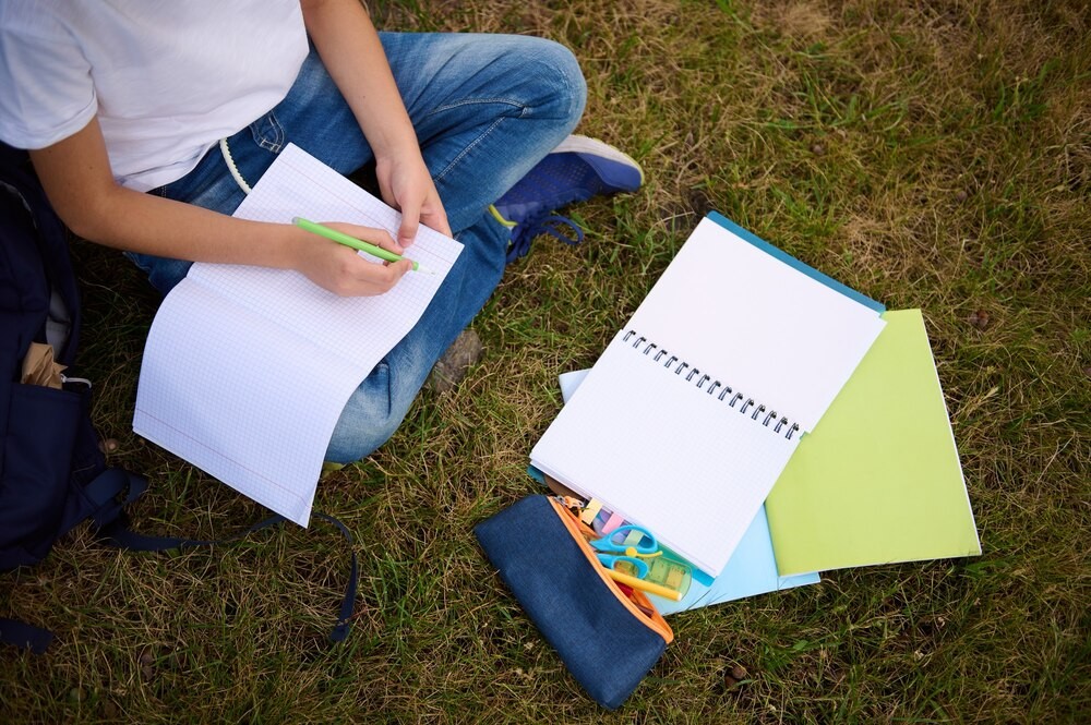 Czytanie łączy pokolenia w Antoniowie – inspirujące spotkanie w Szkole Podstawowej!