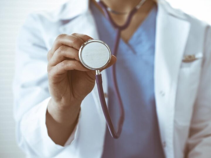 Nowoczesny sprzęt ratowniczy wzbogaca szkoły w powiecie opolskim