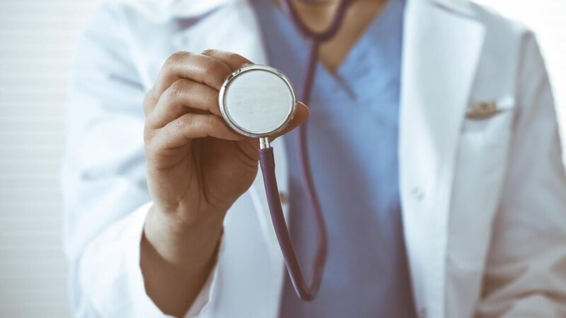 Nowoczesny sprzęt ratowniczy wzbogaca szkoły w powiecie opolskim