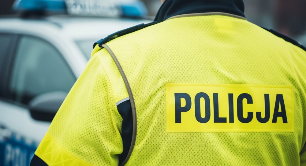 Kierowca z przekroczoną prędkością i nieaktualnym prawem jazdy zatrzymany przez policję