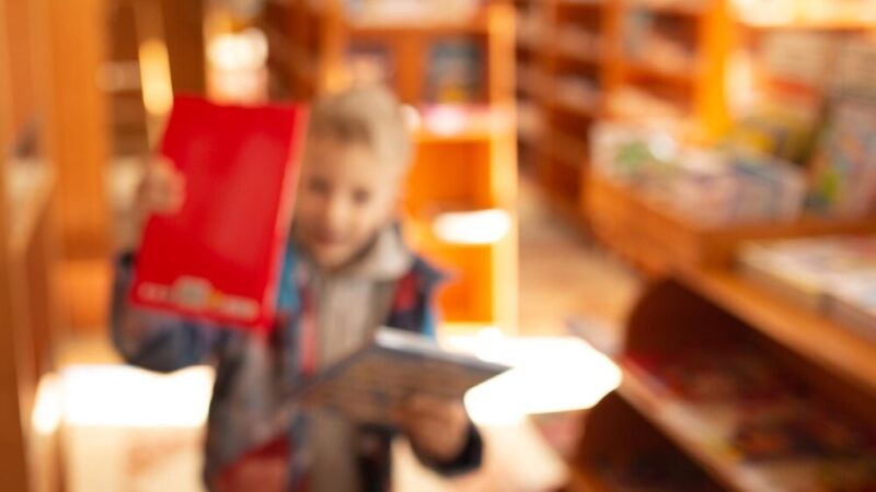 Nowe laptopy i tablety w szkołach Gminy Dąbrowa: krok w stronę cyfryzacji edukacji