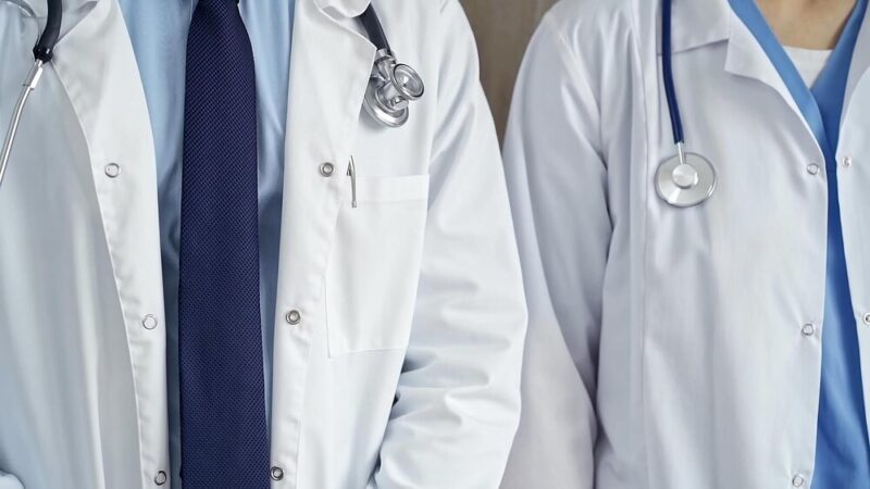 Nowa infolinia Helpline wspiera osoby z chorobą Alzheimera i ich opiekunów