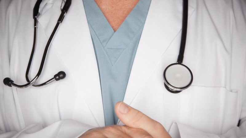 Bezpieczne zimowe półkolonie: Policjanci edukują dzieci w Oleśnie