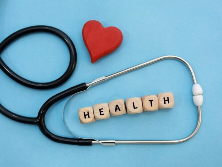 POLICJA EDUKUJE DZIECI O BEZPIECZEŃSTWIE PODCZAS ZIMOWYCH FERII