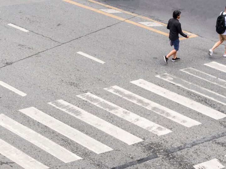 Bezpieczeństwo na drogach: Policja działa na rzecz ochrony pieszych i rowerzystów