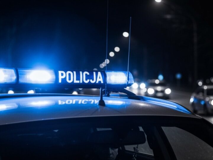 Kluczborscy policjanci uczą młodzież o pracy w służbie bezpieczeństwa