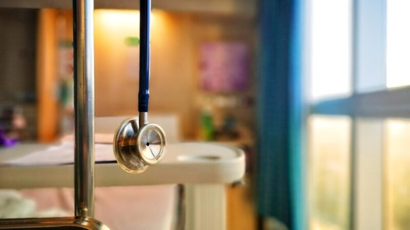 Młodzież w Prudniku uczy się, jak unikać zagrożeń i szukać pomocy