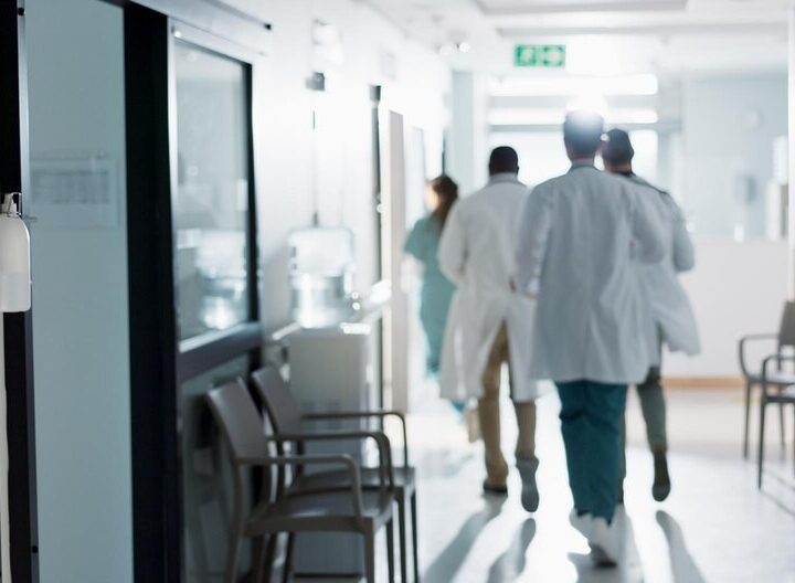 Policja z Głubczyc edukuje mieszkańców podczas Dnia Otwartego Sanepidu