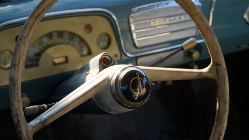 Wpływ wieku i przebiegu na sprzedaż auta