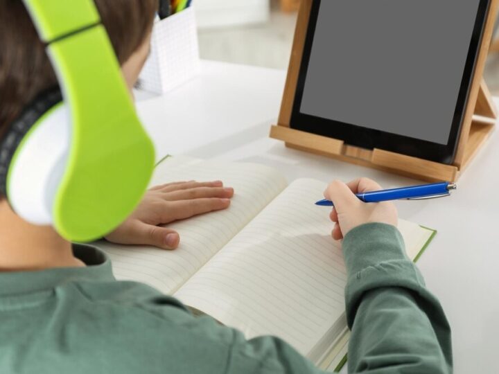 Maturzyści z Niemodlina świętują zakończenie szkoły w niepowtarzalnym stylu