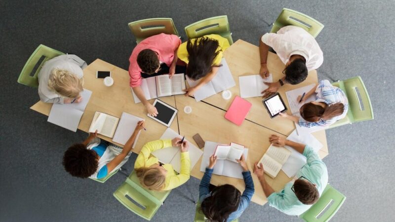 Targi Pracy i Edukacji w Praszce: Szansa na zatrudnienie i rozwój kariery