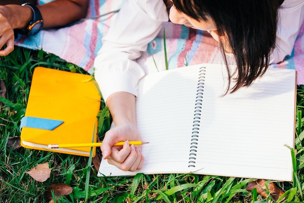 Bezpieczeństwo w Dytmarowie: Policjantki edukują uczniów o zagrożeniach uzależnień