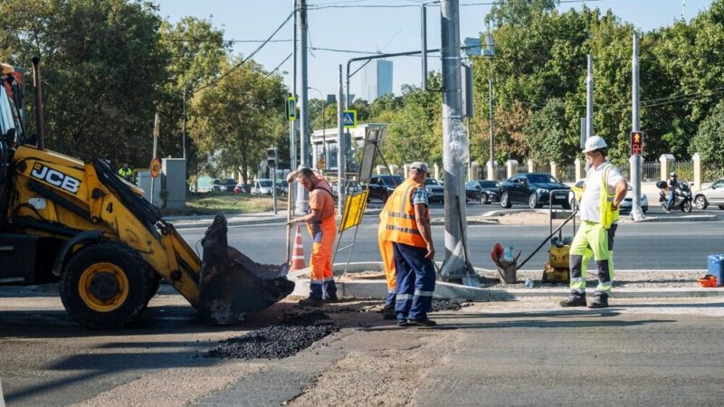 Codziennie 600 ton asfaltu na budowie węzła drogowego w Opolu!