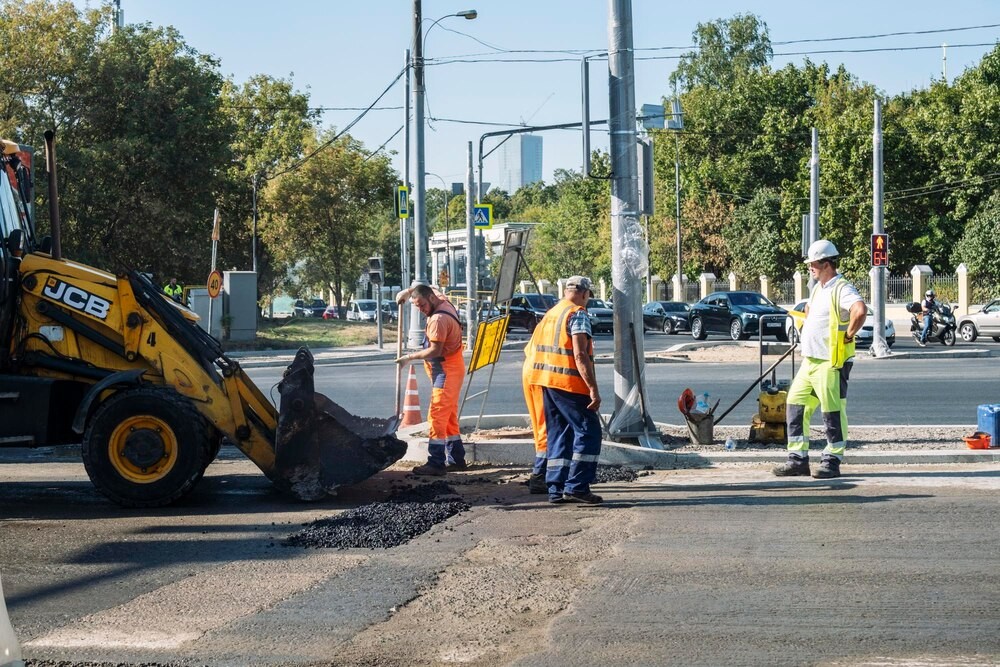 Codziennie 600 ton asfaltu na budowie węzła drogowego w Opolu!