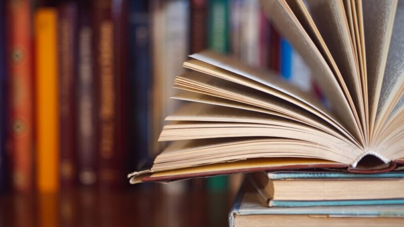 Książki w Popielowie: Źródło kulturalnych inspiracji dla mieszkańców