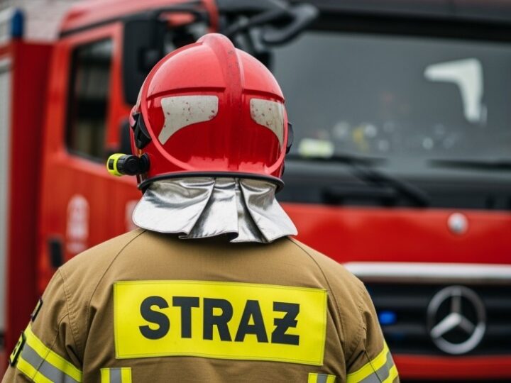 Zadymienie przy torach kolejowych w Opolu: strażacy na miejscu interwencji