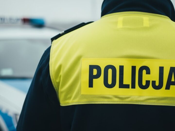 Ucieczka motorowerem bez kasku i świateł. 24-latka zatrzymana przez policję