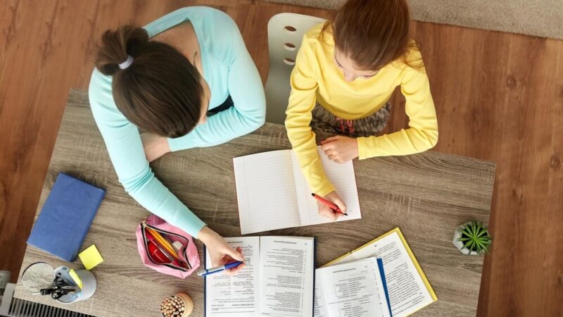 Policja ostrzega przed handlem ludźmi – edukacja na Akademii Zdrowia w Głubczycach