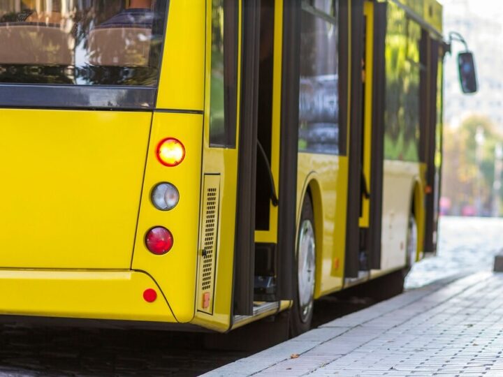 Przystanki na Życzenie: Nowa Era Komunikacji Miejskiej!